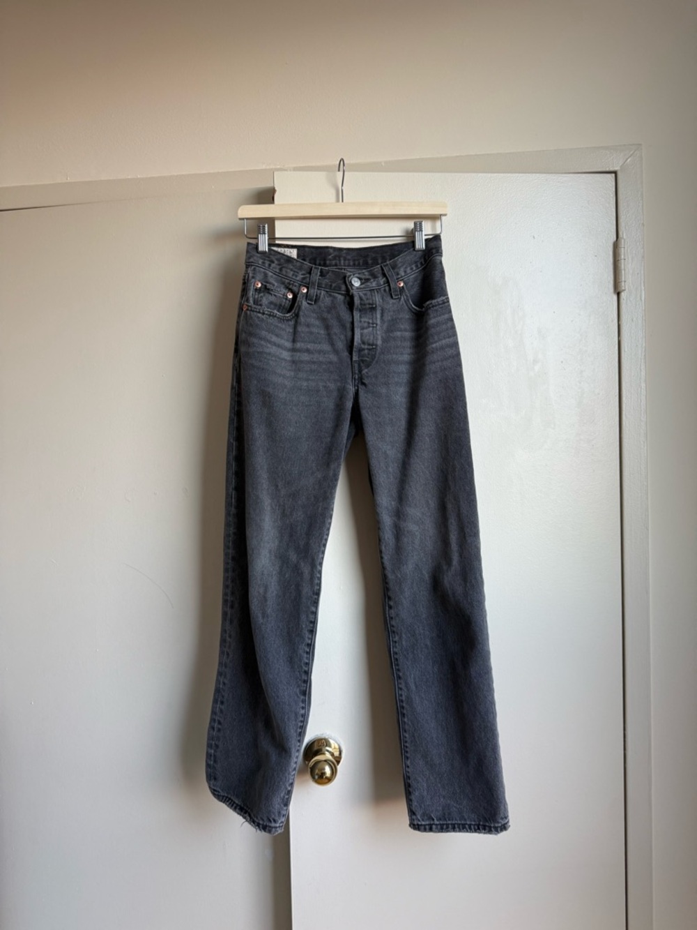 Levi's Women’s Black Washed Low-Rise Straight Jeans